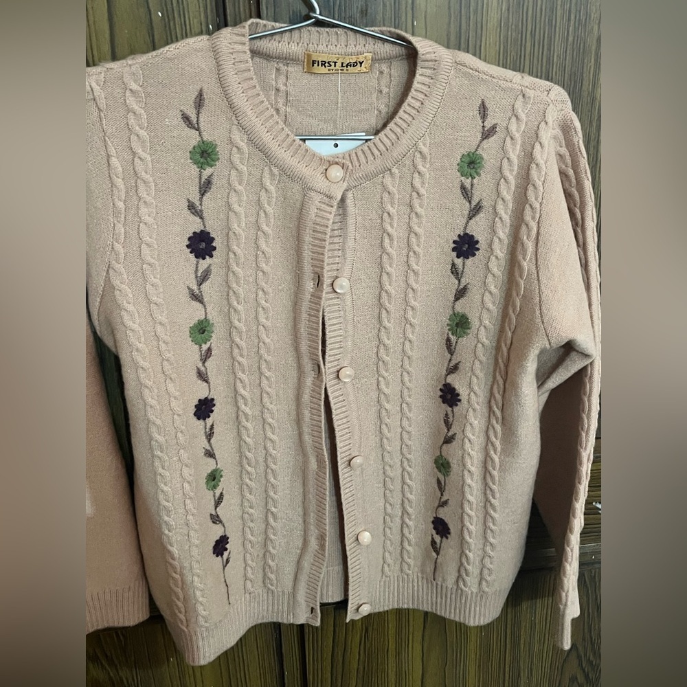 First Lady Woollen embroidered button down sweater- Size Medium PTP 19 inch NWT - Picture 6 of 11